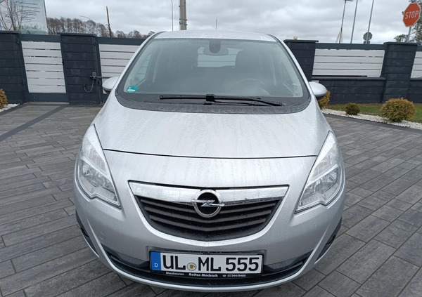 Opel Meriva cena 23900 przebieg: 143000, rok produkcji 2011 z Białobrzegi małe 172